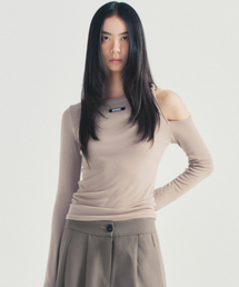 TWIST CUT OUT RIBBED SLEEVE TOP_BROWN