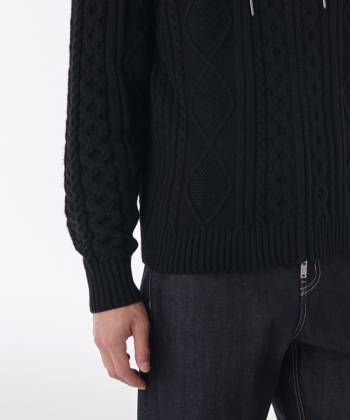 MUSINSA STANDARD（ムシンサスタンダード）の「アランケーブルニットフードパーカー[ブラック]（パーカー・メンズ・その他・SMALL/MEDIUM/LARGE/X-LARGE/XX-LARGE）」の6枚目の写真