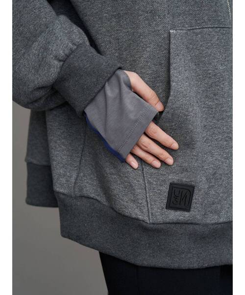 UN3D.（アンスリード）の「ARM COVER DOCKING ZIPUP HOODIE / アームカバードッキングジップアップフーディー（パーカー・レディース・ホワイト/ブラック/グレー・44/38）」の9枚目の写真