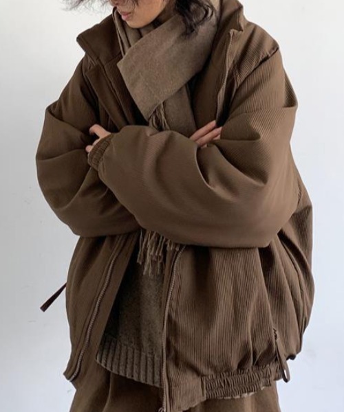 SHEPP(シープ)の「ハイネックパデッドブルゾン 中綿ジャケット(ブルゾン・メンズ・ブラック/カーキ/ブラウン・M/L)」の4枚目の写真