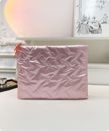 I.O.E（アイオイ）の「【韓国トレンド】キルティングパッドクラッチ（クラッチバッグ）」