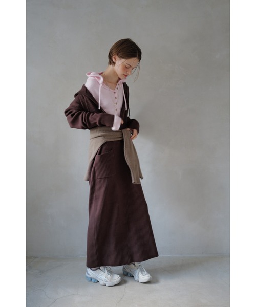 TRUNC(トランクエイティーエイト)の「Hoodie Knit Dress(ワンピース・レディース・ブラウン/ブラック・FREE)」の6枚目の写真