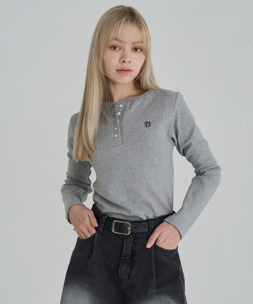 5OML(オーオーエムエル)の「ボタンリブロングスリーブ(ホワイトメランジ)(Tシャツ/カットソー・レディース・ライトホワイト・MEDIUM/LARGE)」の6枚目の写真