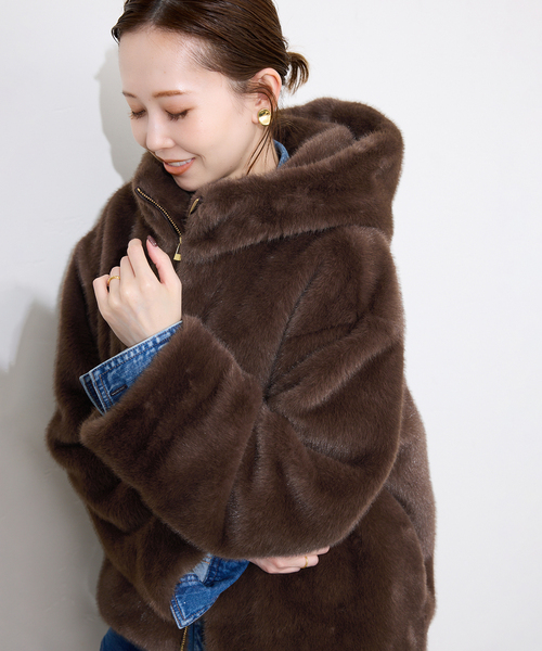 SLOBE IENA(スローブイエナ)の「《WEB限定/追加》FAKEファーフードブルゾン(その他アウター・レディース・ブラウン/ベージュ・FREE)」の13枚目の写真
