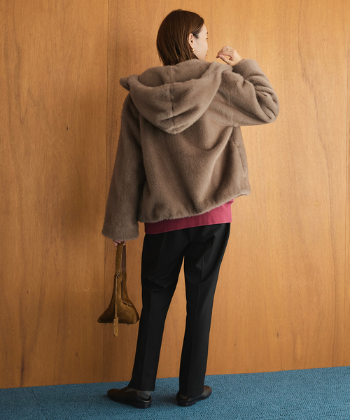 SLOBE IENA(スローブイエナ)の「《WEB限定/追加》FAKEファーフードブルゾン(その他アウター・レディース・ブラウン/ベージュ・FREE)」の18枚目の写真