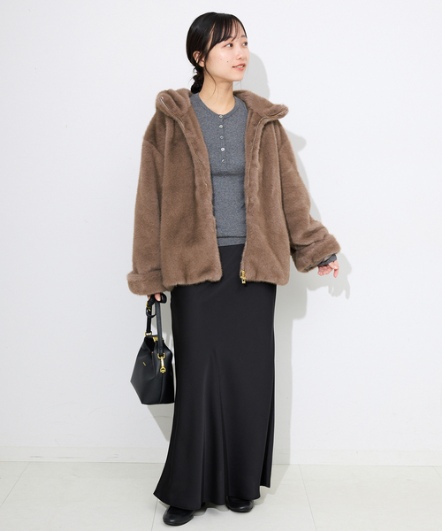 SLOBE IENA(スローブイエナ)の「《WEB限定/追加》FAKEファーフードブルゾン(その他アウター・レディース・ブラウン/ベージュ・FREE)」の21枚目の写真