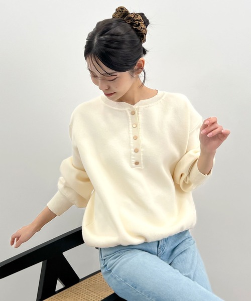 Futier land（フューティアランド）の「ヘンリーネックニットPO（ニット/セーター・レディース・ブラウン/オフホワイト/グレー・FREE）」の2枚目の写真