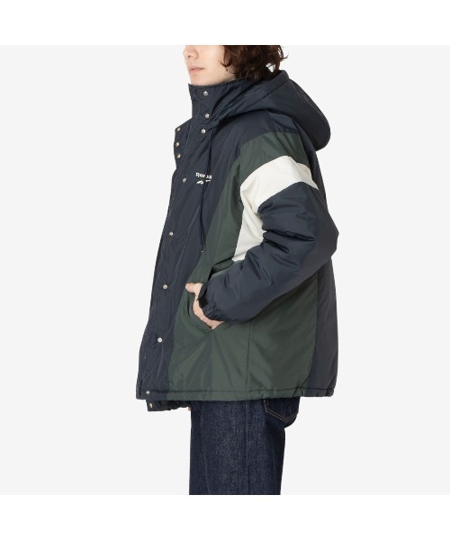 Reebok（リーボック）の「Padded Jacket REBOOT 90’s（ダウンジャケット/コート・メンズ・ネイビー/ブラック×ブルー/ブラック・LARGE/MEDIUM/SMALL/X-LARGE）」の5枚目の写真