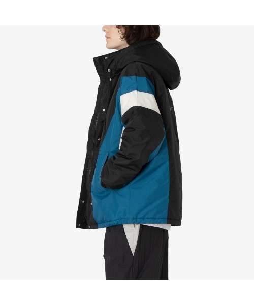 Reebok（リーボック）の「Padded Jacket REBOOT 90’s（ダウンジャケット/コート・メンズ・ネイビー/ブラック×ブルー/ブラック・LARGE/MEDIUM/SMALL/X-LARGE）」の18枚目の写真