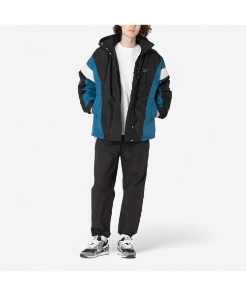 Reebok（リーボック）の「Padded Jacket REBOOT 90’s（ダウンジャケット/コート・メンズ・ネイビー/ブラック×ブルー/ブラック・LARGE/MEDIUM/SMALL/X-LARGE）」の20枚目の写真