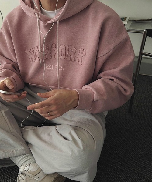 NOWLE(ノウル)の「【NOWLE】立体アーチロゴ プルオーバー パーカー NEW YORK(パーカー・メンズ・スモークピンク/グレイッシュブルー・X-LARGE/LARGE/MEDIUM)」の10枚目の写真