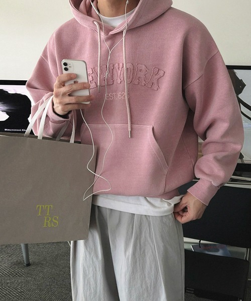 NOWLE(ノウル)の「【NOWLE】立体アーチロゴ プルオーバー パーカー NEW YORK(パーカー・メンズ・スモークピンク/グレイッシュブルー・X-LARGE/LARGE/MEDIUM)」の3枚目の写真