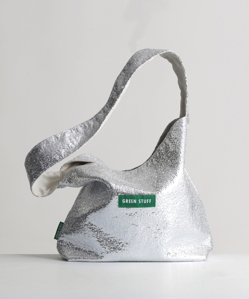 GREEN STUFF（グリーンスタッフ）の「seem full bag 62 - glitter texture silver（ショルダーバッグ・レディース・その他・FREE）」の3枚目の写真