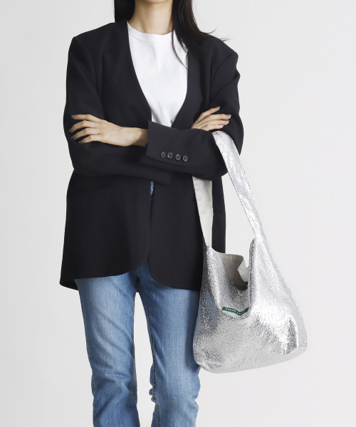 GREEN STUFF（グリーンスタッフ）の「seem full bag 62 - glitter texture silver（ショルダーバッグ・レディース・その他・FREE）」の6枚目の写真