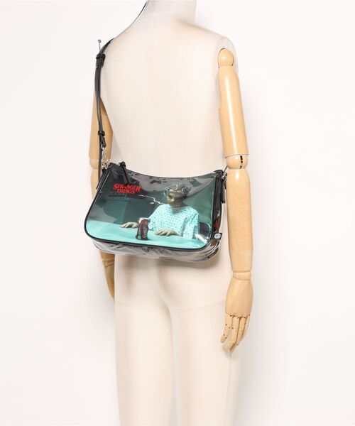 Little sunny bite(リトルサニーバイト)の「●Little sunny bite●stranger things x little sunny bite photo 2way bag(ショルダーバッグ・レディース・ホワイト・FREE)」の15枚目の写真