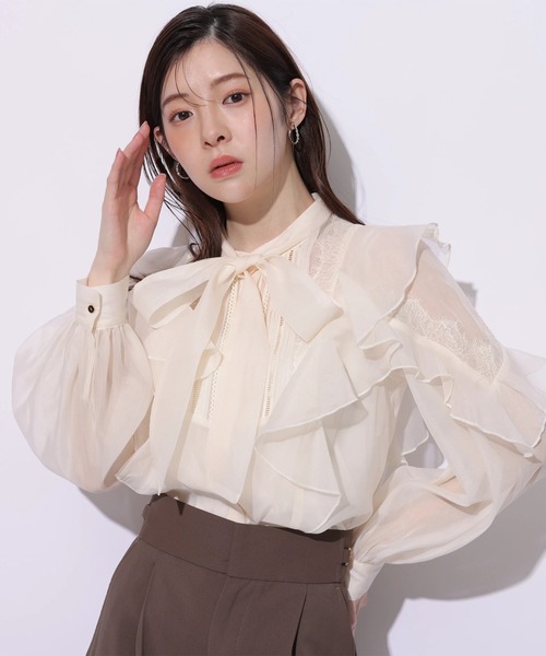 Rirandture(リランドチュール)の「レースラッフルエアリーブラウス(シャツ/ブラウス・レディース・オフホワイト・2)」の4枚目の写真