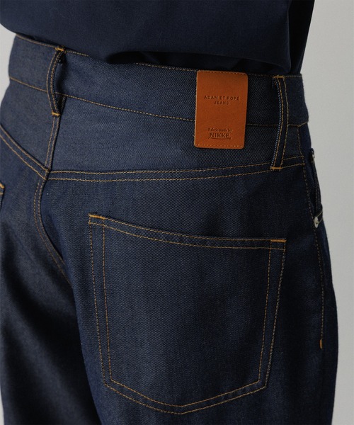 ADAM ET ROPE'（アダムエロペ）の「【NIKKE】ストレート デニム スラックス / ADAM ET ROPE' JEANS -IMAG-（スラックス・メンズ・ブラック系その他2/ブラック/ネイビー・XL/L/M/S）」の8枚目の写真
