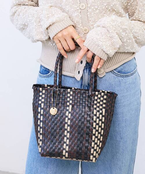 le.coeur blanc（ルクールブラン）の「スクエアメルカドバッグ（かごバッグ・レディース・サックスブルー/ブラック・FREE）」の2枚目の写真