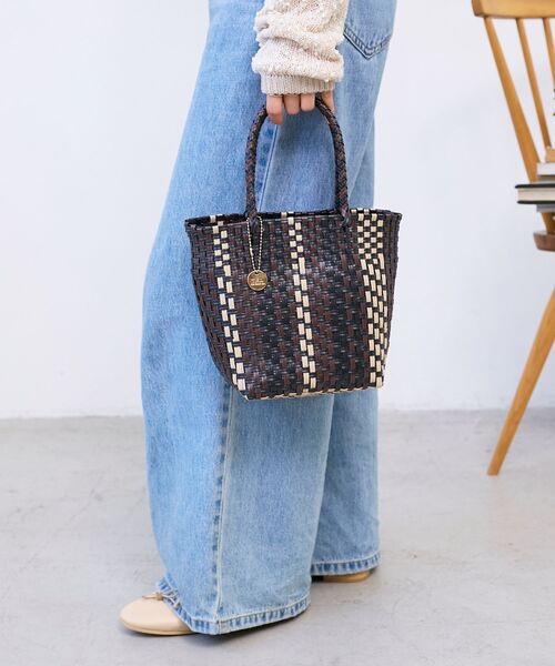le.coeur blanc（ルクールブラン）の「スクエアメルカドバッグ（かごバッグ・レディース・サックスブルー/ブラック・FREE）」の9枚目の写真