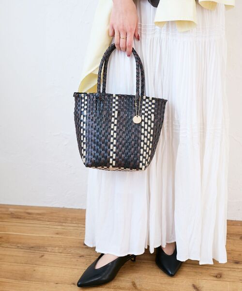 le.coeur blanc（ルクールブラン）の「スクエアメルカドバッグ（かごバッグ・レディース・サックスブルー/ブラック・FREE）」の11枚目の写真