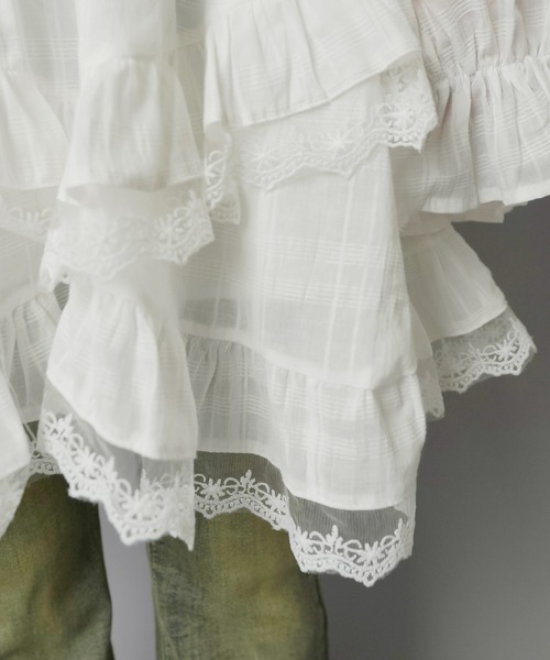 SPINNS（スピンズ）の「一枚で雰囲気完成☆ナチュラル×ウエスタンなベルト付きブラウスワンピ（ワンピース・レディース・オフホワイト・ONESIZE）」の16枚目の写真