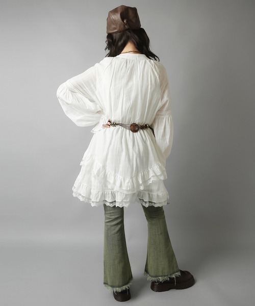 SPINNS（スピンズ）の「一枚で雰囲気完成☆ナチュラル×ウエスタンなベルト付きブラウスワンピ（ワンピース・レディース・オフホワイト・ONESIZE）」の10枚目の写真