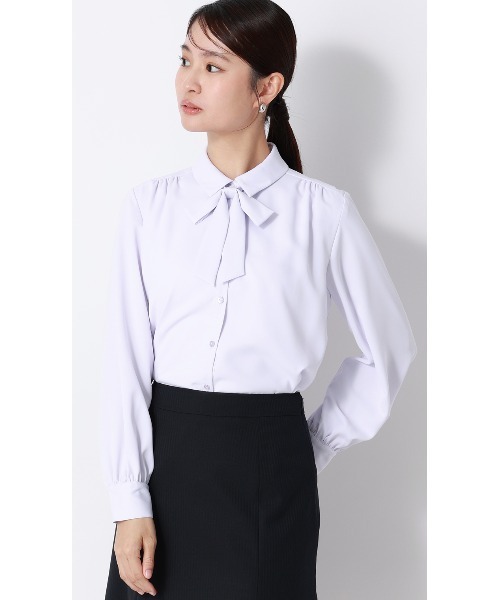 AOYAMA（アオヤマ）の「シャツ襟取り外しリボンブラウス【長袖】【2WAY】｜学生＆通勤＆オフィス＆入卒＆セレモニー＆オケージョン｜（シャツ/ブラウス・レディース・ホワイト/ラベンダー・S/M/L/LL）」の2枚目の写真