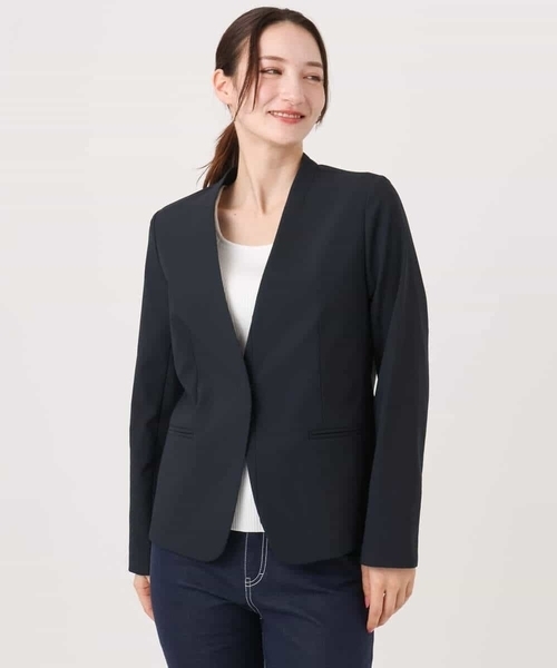 MK MICHEL KLEIN（エムケーミッシェルクラン）の「ドライタッチストレッチ カラーレスジャケット/イージーケア/洗える（ノーカラージャケット・レディース・ネイビー/グレイッシュベージュ・38/40）」の4枚目の写真