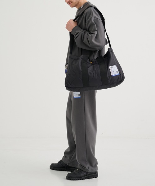 In・stru(men-tal).(インストルメンタル)の「【MIHARAYASUHIRO/ミハラヤスヒロ】RIPSTOP QUILT 2WAY BAG/in・stru(men-tal).【A4対応・軽量2WAY・PC収納可】(ショルダーバッグ・メンズ・ブラック/グレー・FREE)」の3枚目の写真