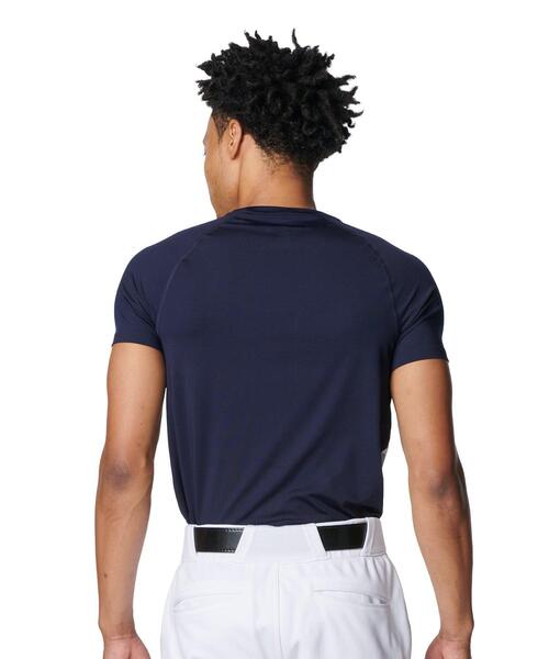 UNDER ARMOUR(アンダーアーマー)の「UAヒートギア コンフォート フィッティド ノベルティ ショートスリーブ クルーネック シャツ(ベースボール/メンズ)(Tシャツ/カットソー・メンズ・ネイビー・L/M/XL/2XL/3XL/S)」の2枚目の写真
