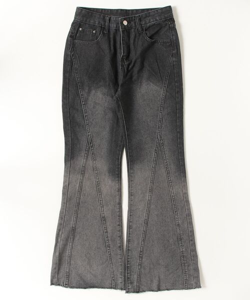 FUNdaysion(ファンデイション)の「切替デザインフレアデニムパンツ(デニムパンツ・レディース・ダークグレー・S/M/L)」の14枚目の写真