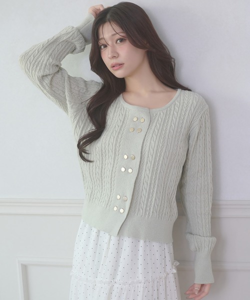 Ambre Neige(アンブルネージュ)の「w button cable knit cardigan / Wボタンケーブルニットカーディガン(カーディガン/ボレロ・レディース・ベビーピンク/ライトグリーン/アイボリー・FREE)」の1枚目の写真