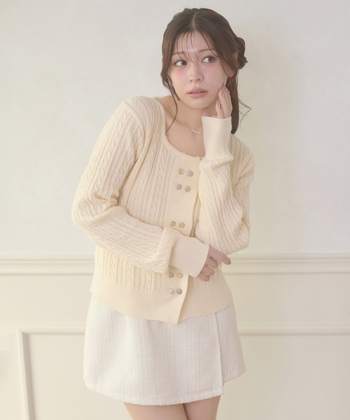 Ambre Neige(アンブルネージュ)の「w button cable knit cardigan / Wボタンケーブルニットカーディガン(カーディガン/ボレロ・レディース・ベビーピンク/ライトグリーン/アイボリー・FREE)」の4枚目の写真