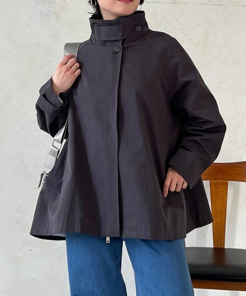 un dix cors(アンディコール)の「テントラインコート(ブルゾン・レディース・ベージュ/チャコールグレー・FREE)」の3枚目の写真