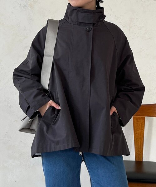 un dix cors(アンディコール)の「テントラインコート(ブルゾン・レディース・ベージュ/チャコールグレー・FREE)」の9枚目の写真