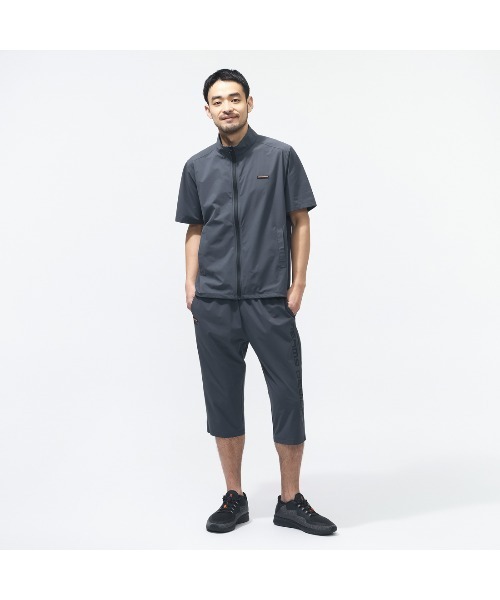 TIGORA by BEAMS DESIGN（ティゴラバイビームスデザイン）の「ティゴラ ビームス TIGORA by BEAMS DESIGN トレーニングショートスリーブジャケット（ジャージ・メンズ・ブラック/チャコールグレー・M/L/LL/3L）」の4枚目の写真
