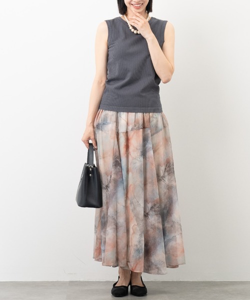 aunt lily（アントリリー）の「リブノースリプルオーバー｜カップ付き シームレス タンクトップ インナー レイヤード 体型カバー 無地 ボーダー（Tシャツ/カットソー・レディース・ホワイト系その他/グレー系その他/チャコールグレー・S/M/L/LL）」の4枚目の写真