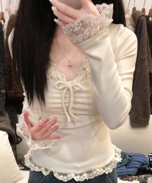 gossip!ロサンゼルス(ゴシップロサンゼルス)の「Y2K レースエッジ胸元ギャザーリボン長袖カットソー(Tシャツ/カットソー・レディース・ベージュ・M)」の8枚目の写真