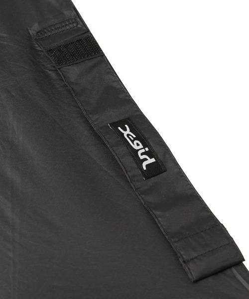 HUS.(ハス)の「X-girl × HUS. FACE AND LOGO ALL WEATHER SMART UMBRELLA(折りたたみ傘・レディース・ブラック/ホワイト・ONE SIZE)」の8枚目の写真