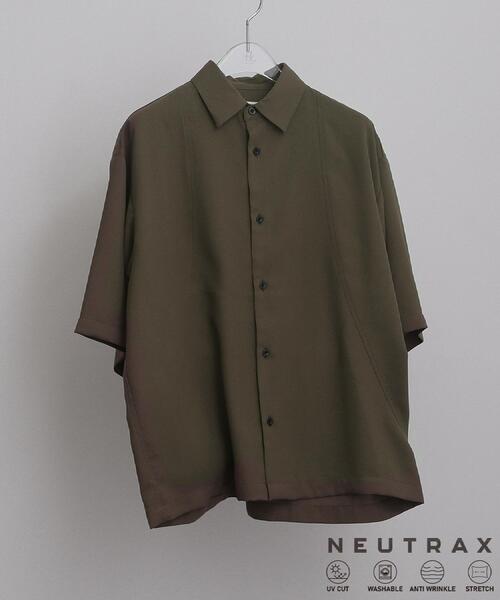 tk.TAKEO KIKUCHI(ティーケータケオキクチ)の「【UVカット/ストレッチ】NEUTRAXシリーズ 半袖シャツ(シャツ/ブラウス・メンズ・ブラウン系その他/ブラック/グレー・02/01/03)」の1枚目の写真
