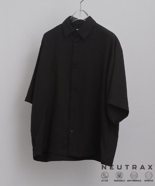 tk.TAKEO KIKUCHI(ティーケータケオキクチ)の「【UVカット/ストレッチ】NEUTRAXシリーズ 半袖シャツ(シャツ/ブラウス・メンズ・ブラウン系その他/ブラック/グレー・02/01/03)」の2枚目の写真