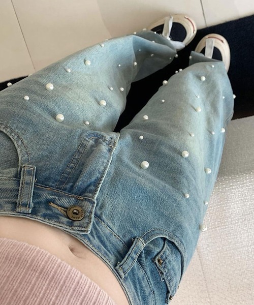 LUMIRA(アパレル)(ルミラ)の「ゆるっとシルエットが可愛いパールデニムパンツ(デニムパンツ・レディース・ブルー・S/M/L/XL)」の7枚目の写真