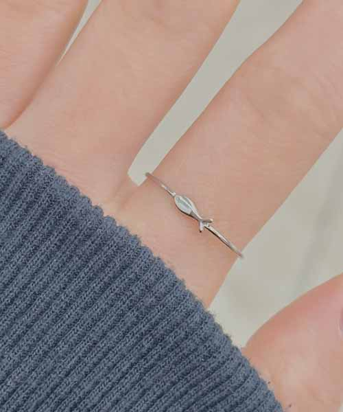 VINEDEW（ヴァインデュー）の「スリムフィッシュリングサージカルリングDR100（リング・レディース・その他・15号/12号/17号/9号/7号）」の2枚目の写真
