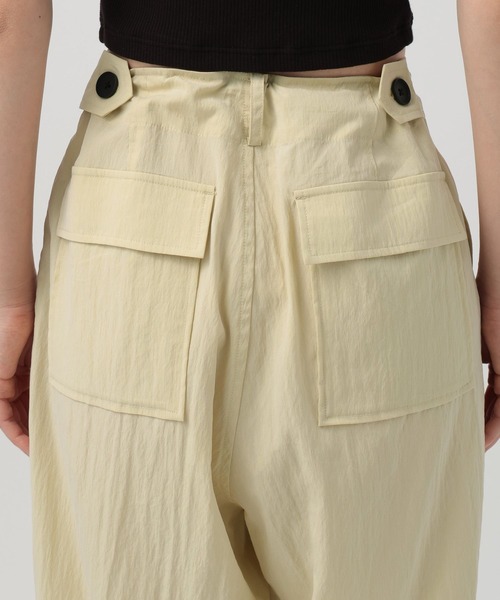 BAYFLOW（ベイフロー）の「[スタイルアップなカーブシルエット]フィブリルベイカーパンツ（その他パンツ・レディース・チャコールグレー/クリーム/ライラック・SMALL/MEDIUM）」の19枚目の写真