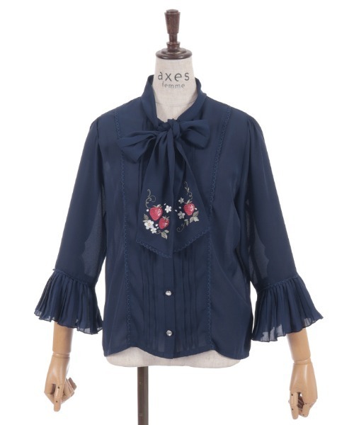 axes femme(アクシーズファム)の「苺刺繍ボウタイブラウス(シャツ/ブラウス・レディース・ホワイト/ピンク/ネイビー・FREE)」の14枚目の写真