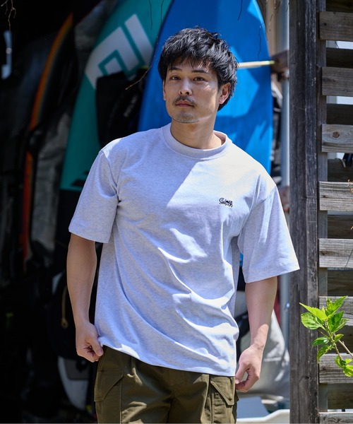 Sunny Smith(サニースミス)の「キャラクターアーチロゴ両面刺繍Tシャツ(Tシャツ/カットソー・メンズ・アッシュグレー/スミクロ/ホワイト・MEDIUM/LARGE)」の12枚目の写真