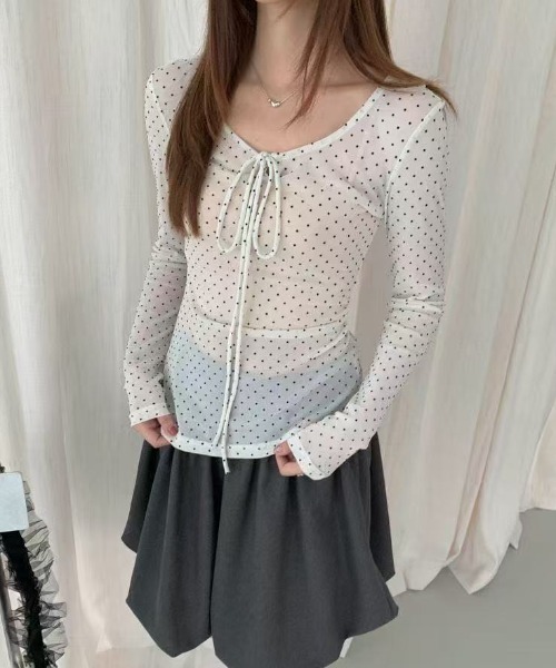 Achic（アシック）の「ドット柄長袖カットソー（Tシャツ/カットソー・レディース・ホワイト・M）」の2枚目の写真
