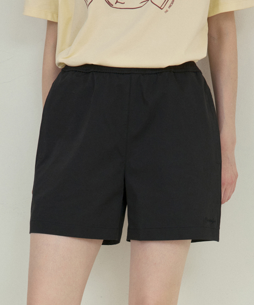 OURNOSTALGIA(アワー ノスタルジア)の「Classic banding half pants_Black(O25-PT04)(その他パンツ・レディース・ブラック・FREE)」の2枚目の写真