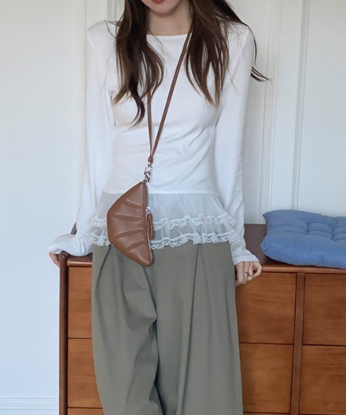 Emilie（エミリー）の「裾フリルレイヤードロンT（Tシャツ/カットソー・レディース・グレー/ブラック/ホワイト・M）」の4枚目の写真
