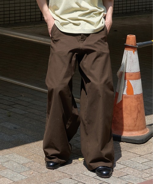 Perushu(ペルーシュ)の「WIDE STRAIGHT STUDS WORK PANTS/ワイドストレートスタッズワークパンツ(その他パンツ・メンズ・ブラック/ネイビー/ブラウン・MEDIUM/LARGE/SMALL)」の2枚目の写真